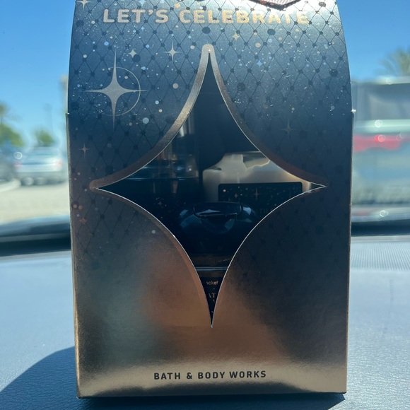 Bath & body works gift set mini’s Let’s celebrate “into the night” lotion mist - Picture 4 of 4